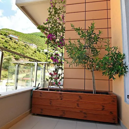 Diamond Hill Apartment